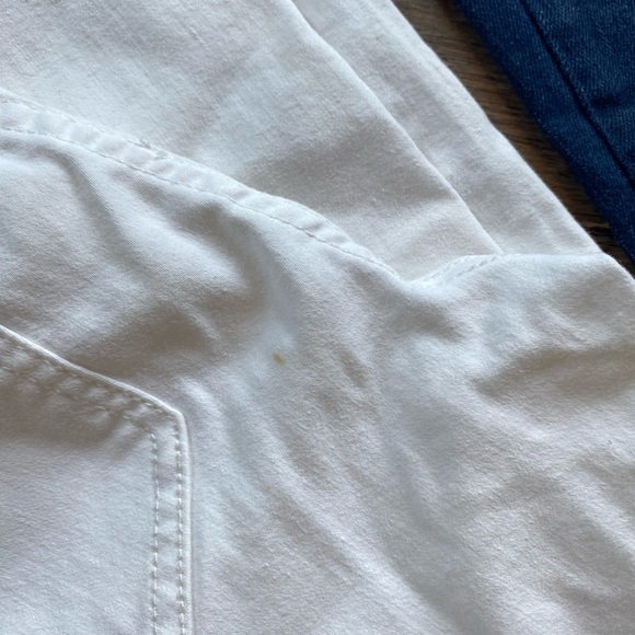 - 3 Maurice’s jeggings , very stretchy! - Picture 2 of 2